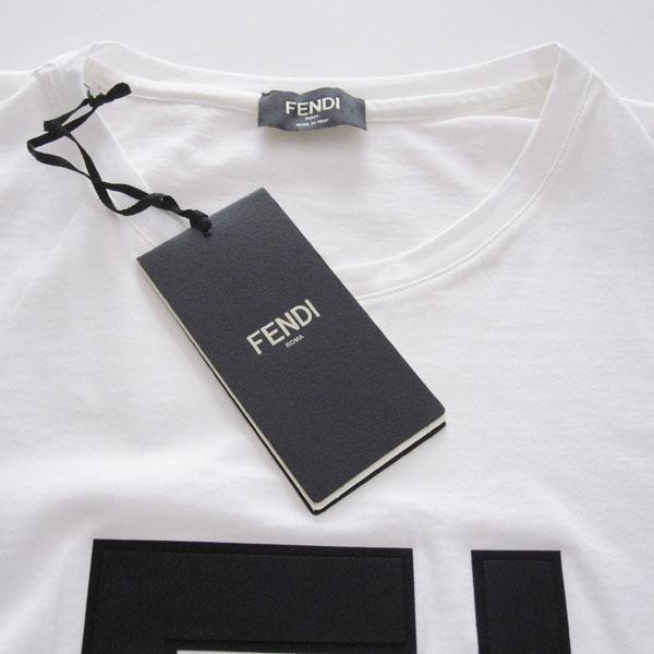 FENDI スーパーコピー ロゴパッチ コットン Tシャツ ホワイト FAF532A54P 正面のＦＦロゴがアピール